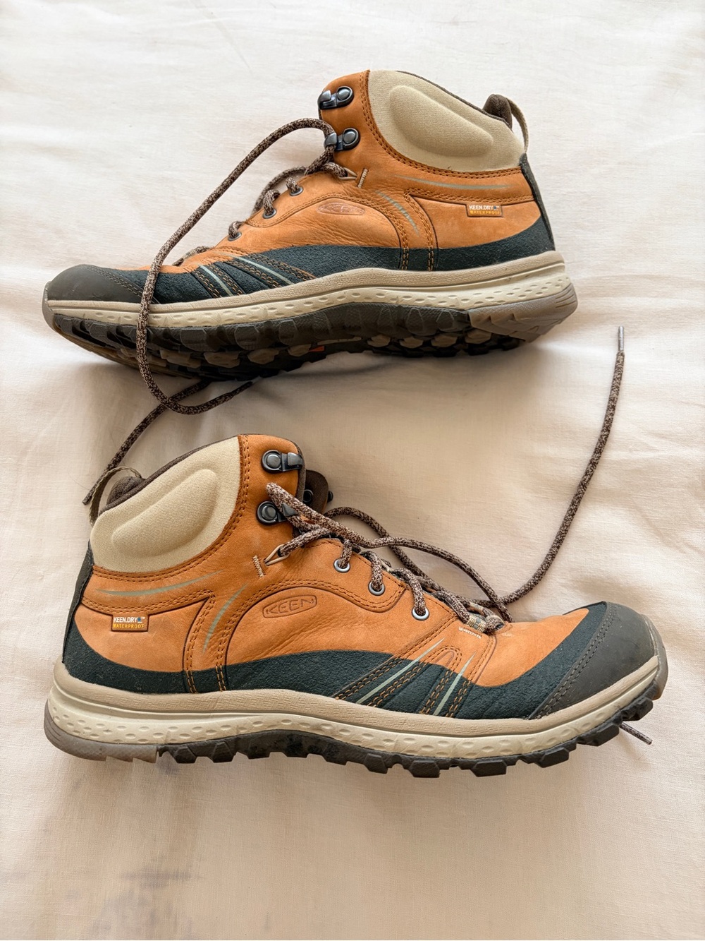 Keen Women’s Tan and Dark Green Outdoor Hiking Boots